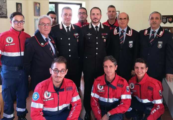 sebastiano-maieli-con-associazione-cc Rende, comandante dei carabinieri in visita ad associazione Arma