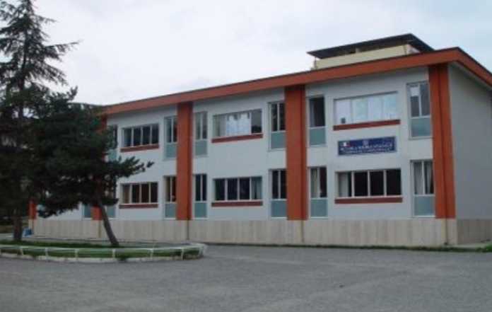 scuola-gullo-viale-cosmai tentano furto alla scuola Gullo di viale Cosmai, denunciati