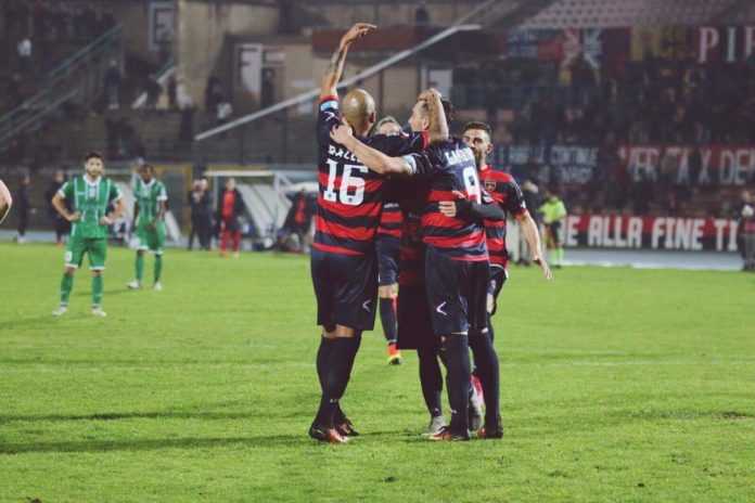 baclet Baclet esulta dopo aver segnato il goal della vittoria contro il Monopoli