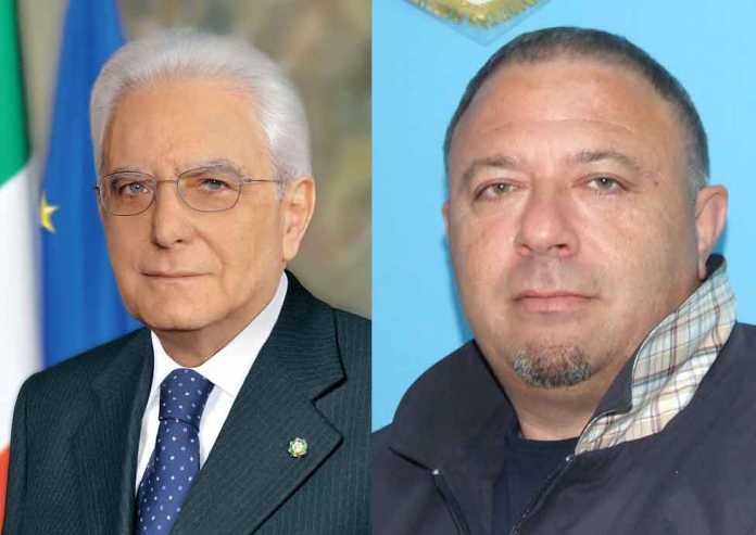 Da sinistra Sergio Mattarella e il giornalista Michele Albanese