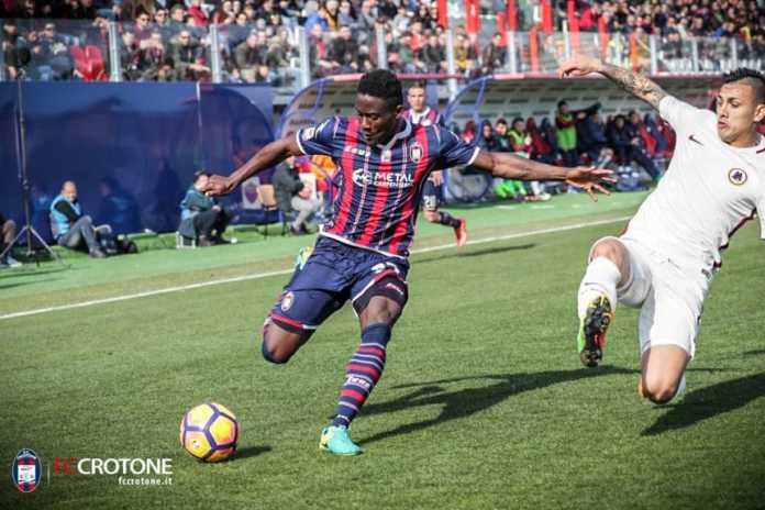 Un momento della gara Crotone Roma