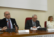 Luciano Greco e Klaus Algieri mentre siglano il protocollo d'intesa