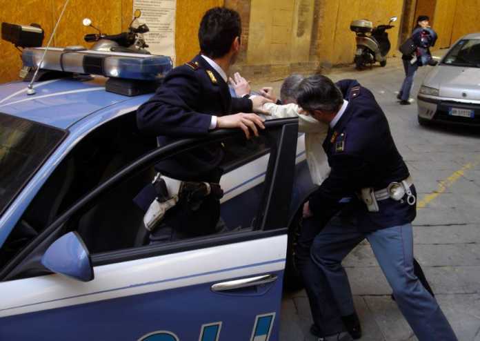 arresto polizia arresto polizia