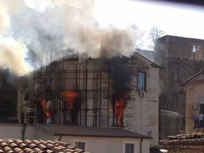 incendio Cosenza incendio Cosenza