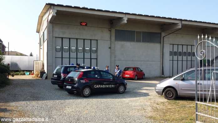 Carabinieri capannone
