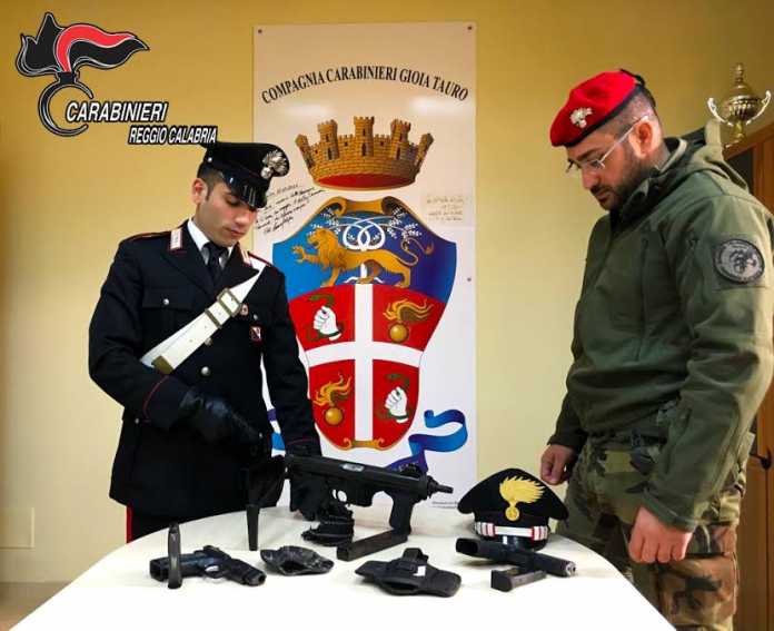 sequestro armi carabinieri gioia tauro armi