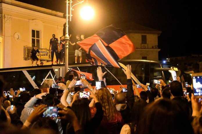 Festeggiamenti per la permanenza del Crotone in serie A