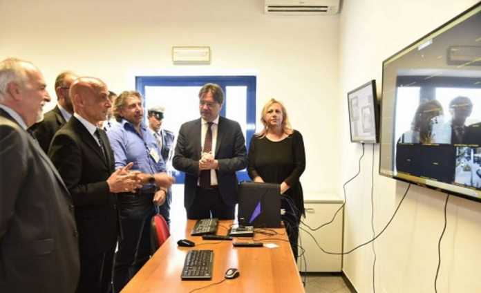 Ministro Minniti Asti Operazione Jonny, Minniti: "Spezzati i legami con la 'ndrangheta"