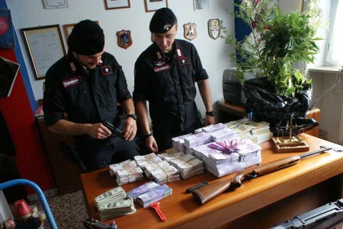 denaro armi carabinieri