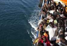 migranti in mare su nave Ong
