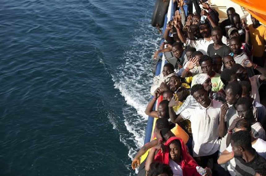 migranti in mare su nave Ong