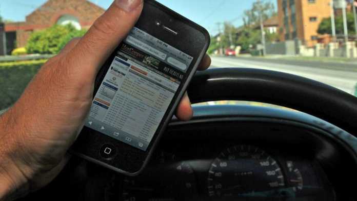 cellulare alla guida