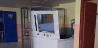 Atti vandalici scuola Isola Capo Rizzuto