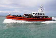 guardia costiera migranti