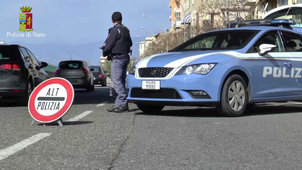 posto di blocco polizia cosenza