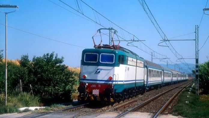 treni ferrovia