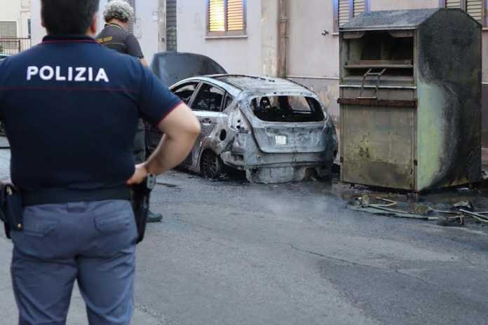 incendio auto cosenza incendio auto cosenza