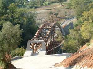 ponte fiume Lao