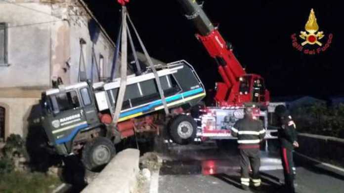 Incidenti stradali intervento Vigili del fuoco a Brancaleone Incidenti stradali intervento Vigili del fuoco a Brancaleone