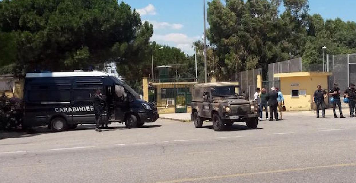 centro migranti carabinieri