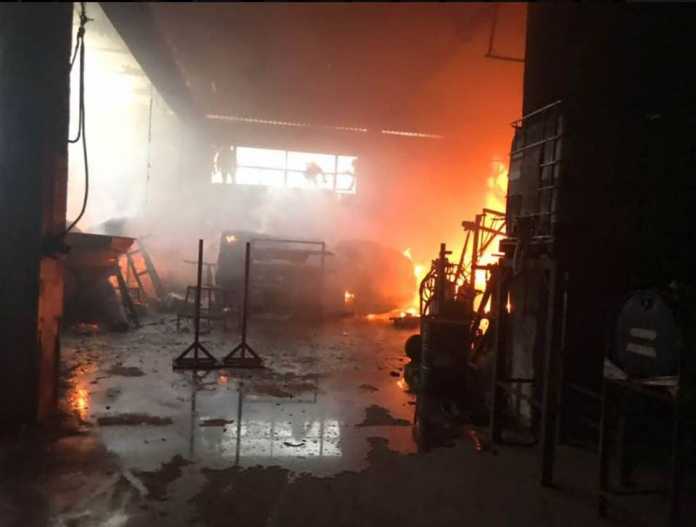 fiamme cantieri nautici Ranieri incendio Cantieri nautici Ranieri