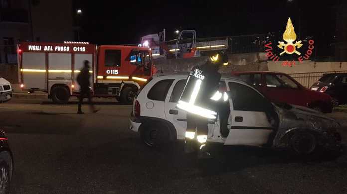 incendio auto catanzaro Due auto in fiamme a Catanzaro, probabile dolo