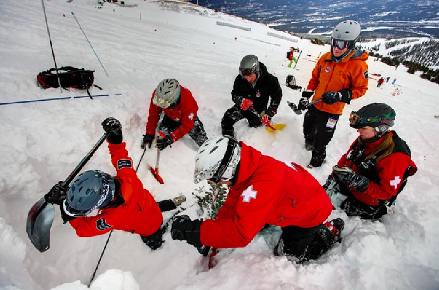 incidenti montagna neve valanga