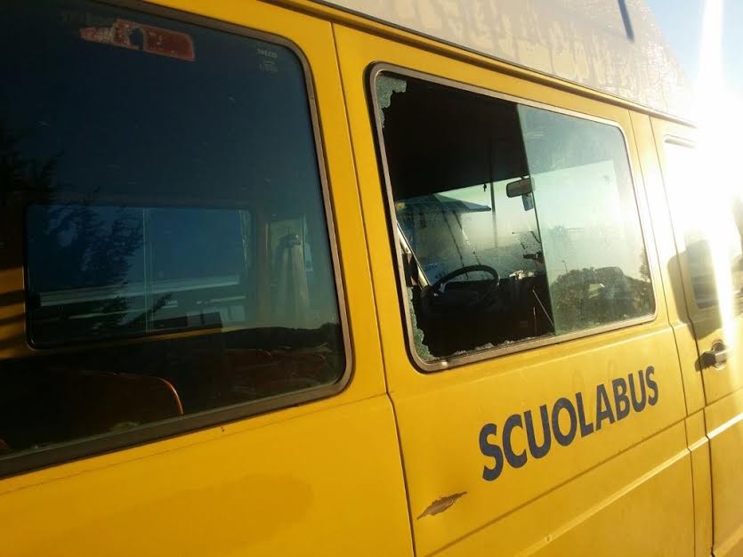 scuolabus crosia danneggiato