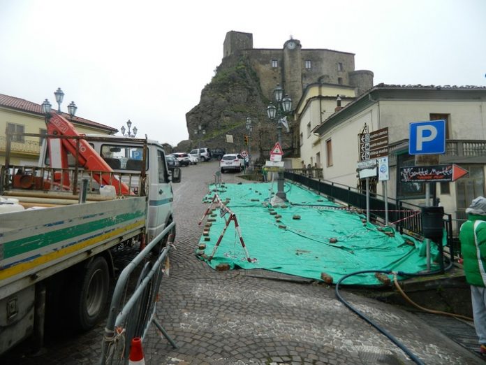 Sopralluogo Protezione civile ad Oriolo dopo frana Frana pericolosa a Oriolo, l'attenzione dei geologi calabrese