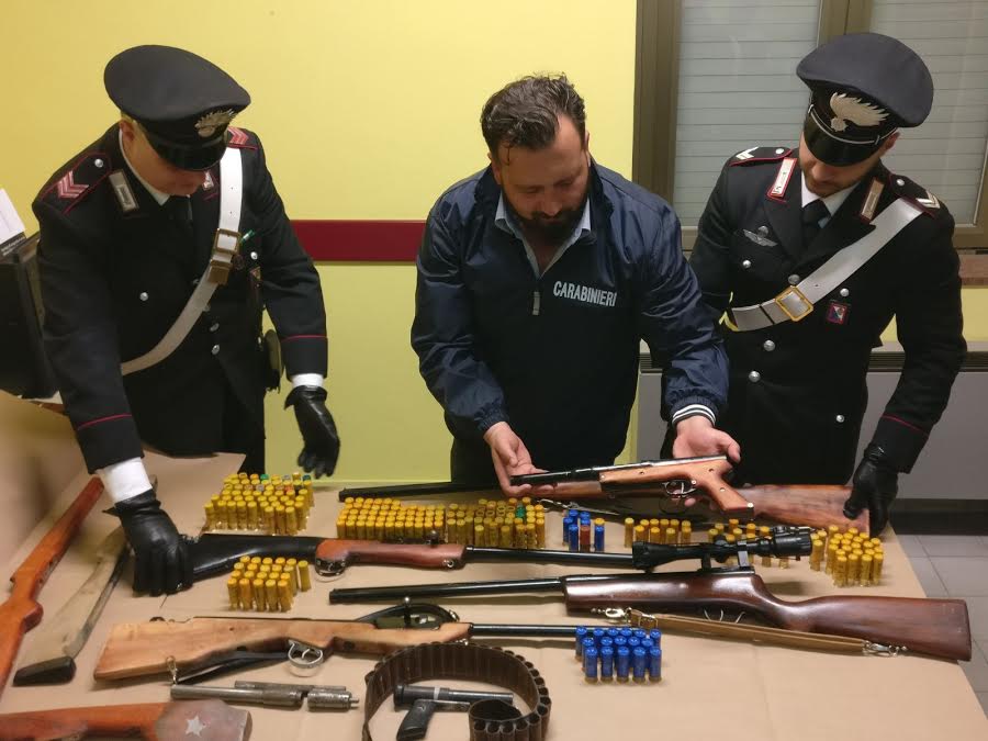 carabinieri armi paola