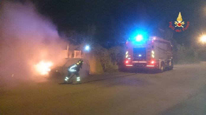 incendio auto soverato