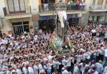 “Boss” vuole portare quadro della Madonna, bloccata processione processione