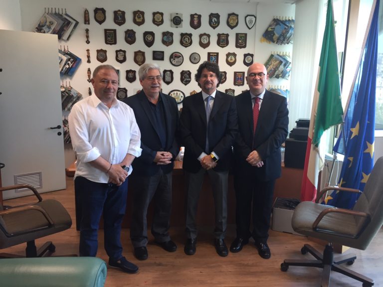 Da sinistra: Michele Albanese, Giuseppe Soluri, Giovanni Bombardieri e Carlo Parisi nell’ufficio del Procuratore della Repubblica di Reggio Calabria 