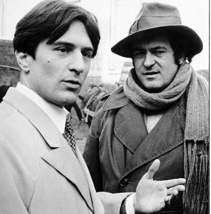 Robert De Niro e Bernardo Bertolucci sul set del film "Novecento"