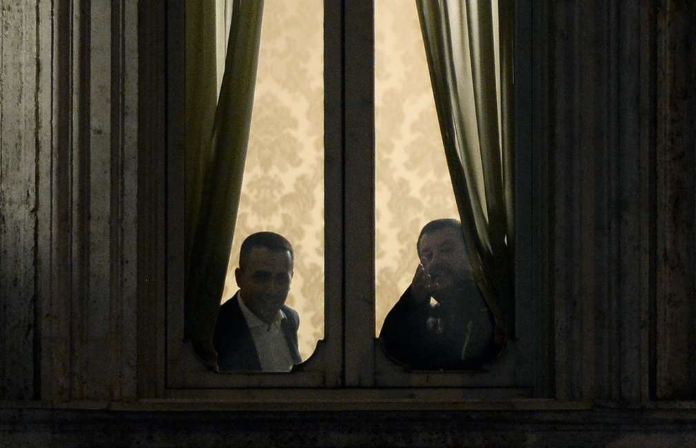 Salvini Di Maio finestra palazzo Chigi