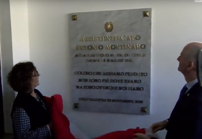 Il capo della polizia Franco Gabrielli all'intitolazione a Antonio Montinari di un'aula della scuola di Vibo Valentia