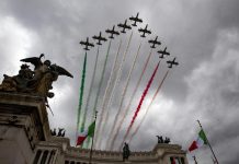 4 Novembre: Frecce tricolori sorvolano Roma