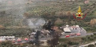 Esplosione in stazione di servizio