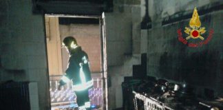 Incendio in una casa a Cutro, salvata un’anziana