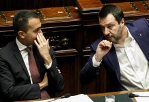 Luigi Di Maio e Matteo Salvini nell'aula della Camera