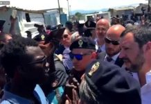 Salvini nella baraccopoli