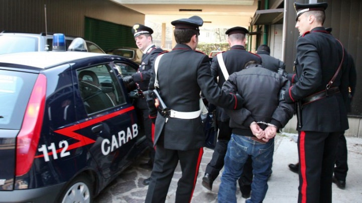 blitz arresti carabinieri 
