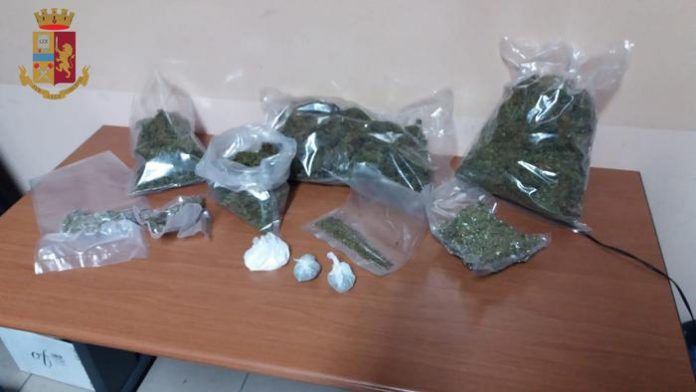 Polizia arresta venticinquenne in possesso di un chilo e mezzo di cannabis Polizia arresta venticinquenne in possesso di un chilo e mezzo di cannabis