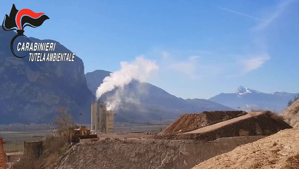 Sequestrata a Mezzocorona Trento una montagna di 200.000 tonnellate di rifiuti