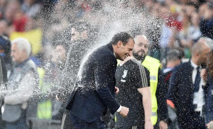 Calcio: Serie A; Juventus-Fiorentina, bianconeri campioni d'Italia