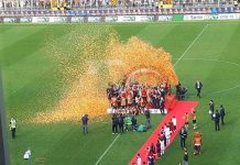 Brescia e Lecce in Serie A. Salvi Cosenza e Crotone. In C Foggia, Padova e Carpi Il Lecce festeggia la promozione in serie A