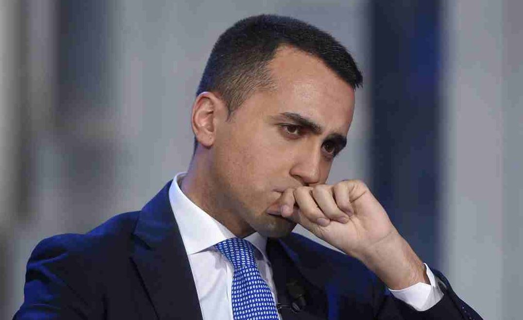 Europee, è resa dei conti nel M5s. Paragone all'attacco: Non può fare tutto lui