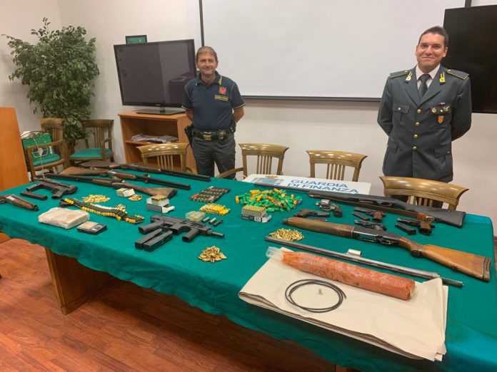 arsenale armi reggio cocaina bomba (18)