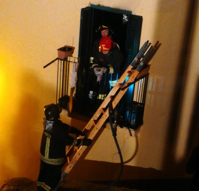 vigili incendio abitazione