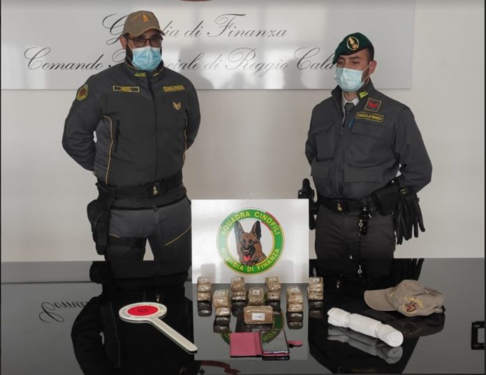 finanza reggio villa droga
